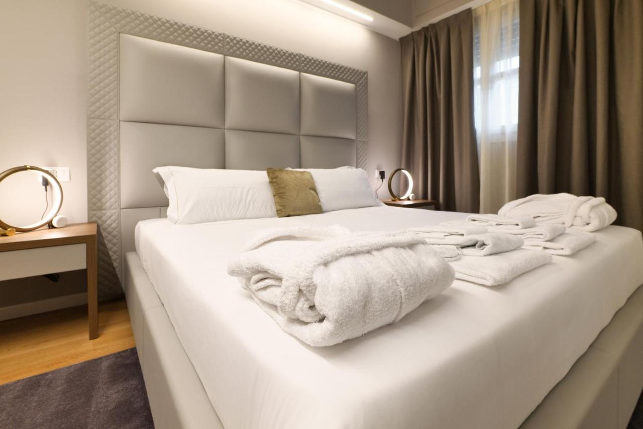 Prestige Boutique Aparthotel -Piazza Duomo Милано Екстериор снимка